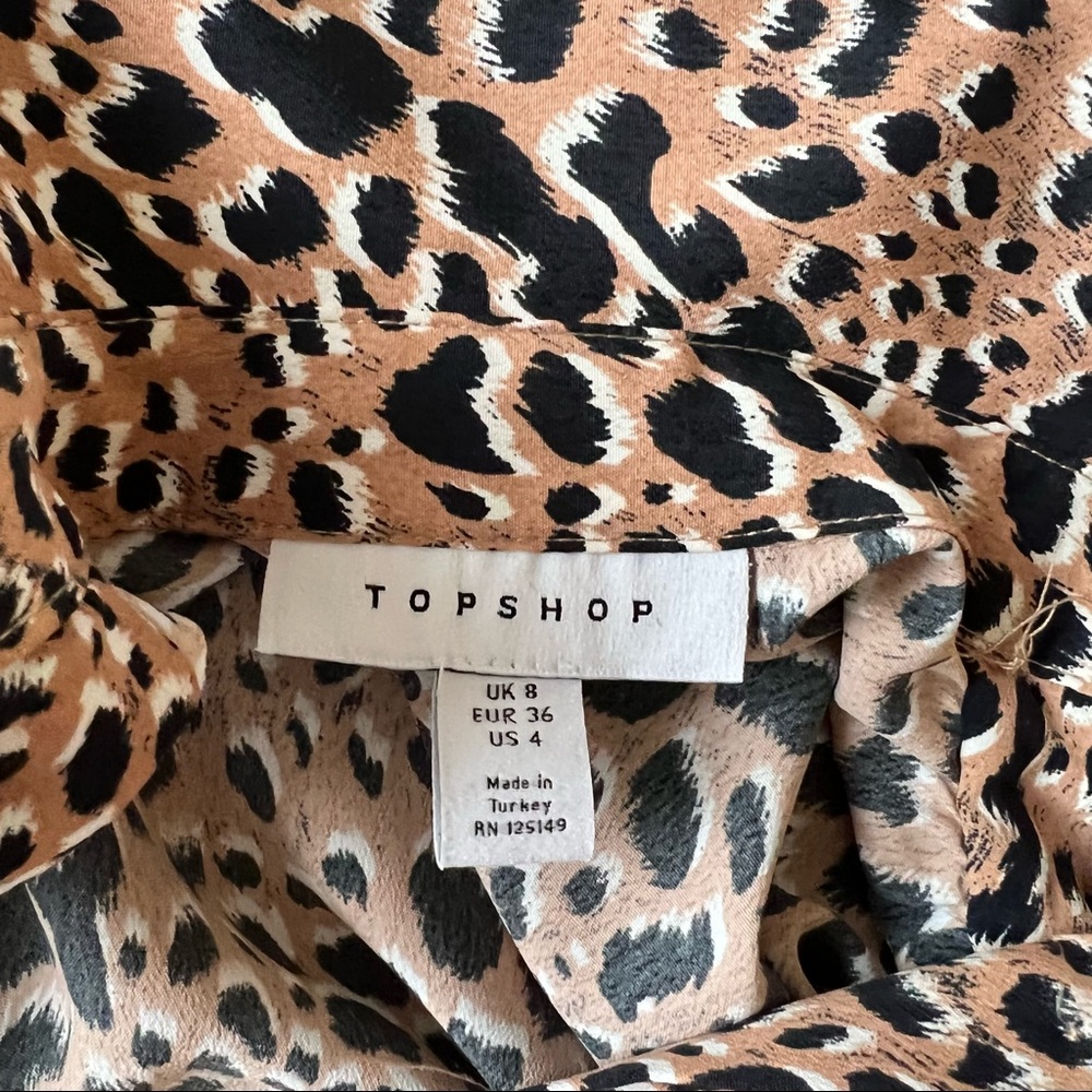 Topshop Animal Print Button Down Shirt Size 4 - Picture 9 of 9